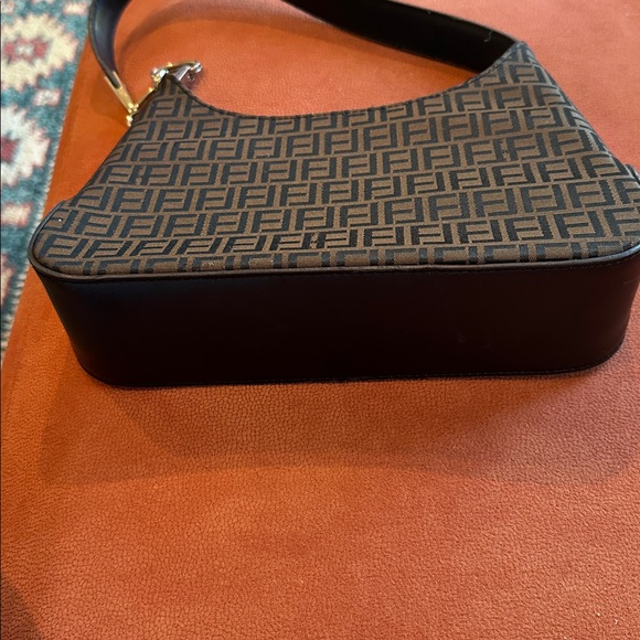 Look a like Fendi shoulder bag in Taupe/Black/Silver with zip enclosure. - Picture 4 of 5